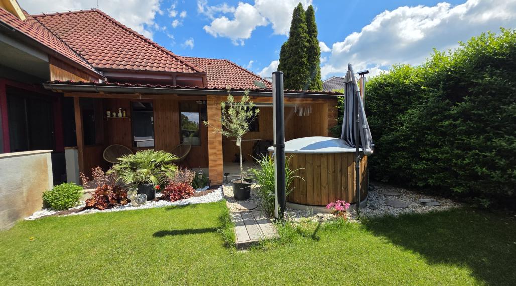 Zariadený 8i RD wellness 470m2, pozemok 1840m2, Horné Saliby