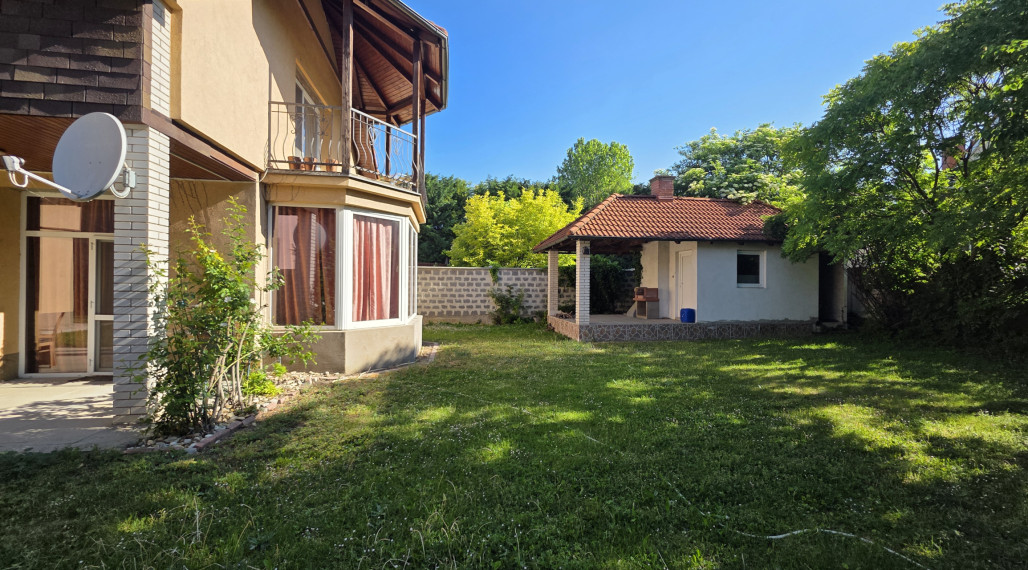 6i Dom v centre mesta, Úžitková plocha 452m2 ,pozemok 713m2