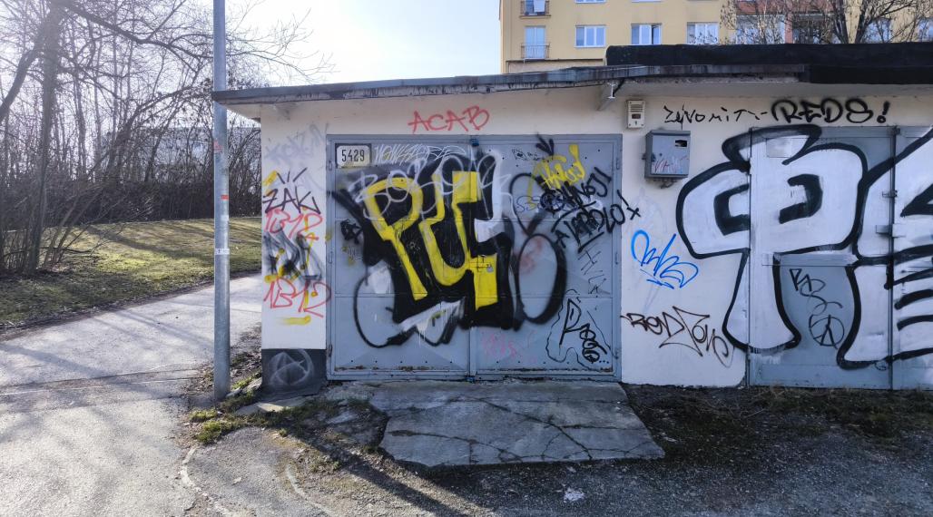 GARÁŽ S ELEKTRIKOU, 20m2, ŽILINA - HLINY IV.