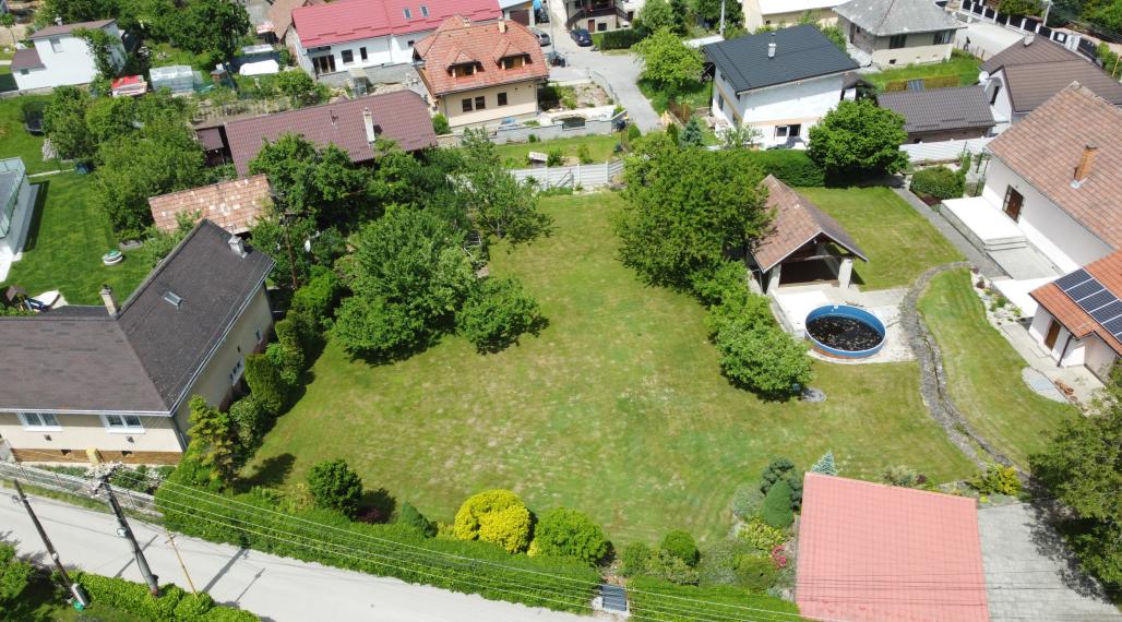 BELÁ - STAVEBNÝ POZEMOK VÝMERA 1039m2