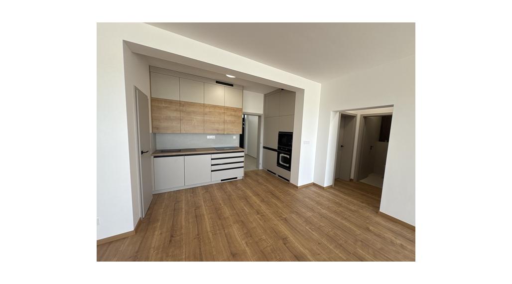POSLEDNÝ 3i byt+kuchyňa 1xparkovacie miesto (96m2) Piešťany
