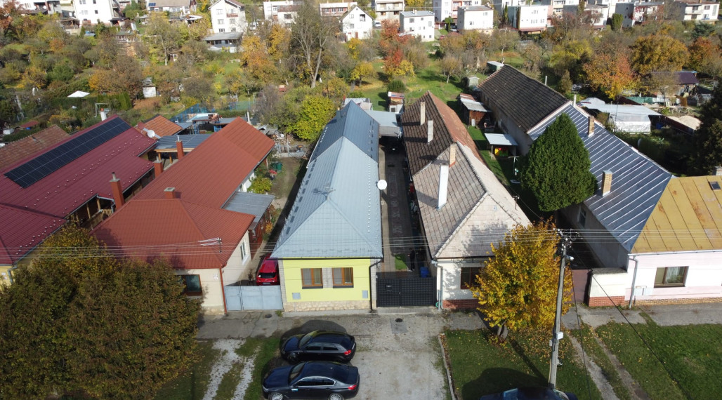 DOM V CENE BYTU A SO ZARIADENÍM! 4-izbový dom po rekonštrukcii v CENTRE Jasova