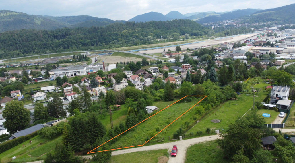 STRÁŽOV - REKREAČNÝ POZOMEK VÝMERA 1086 m2