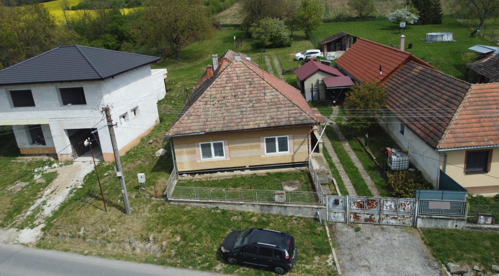 Útulný rodinný dom, 130 m2, garáž, Malé Kozmálovce, okr. Levice