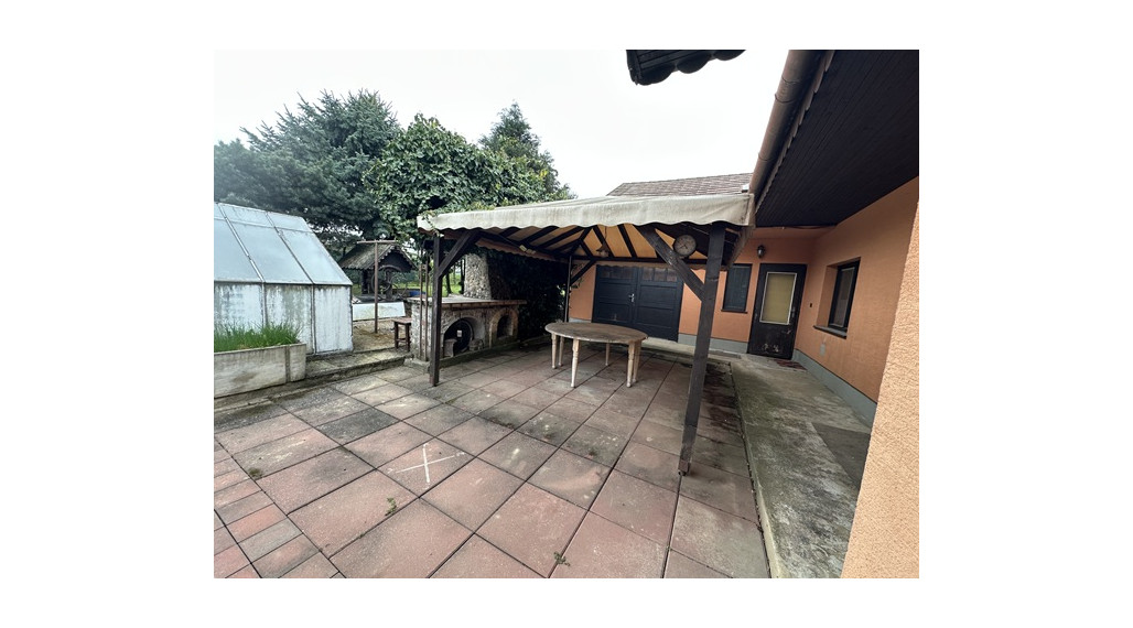 Rodinný dom 5izb.1438m2+garáž+4x park. miesto  Dubové pri TT