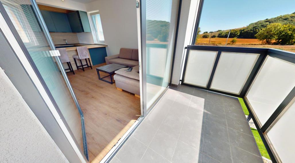 NOVÉ 3-izbový byt (57,8m2)+balkón (3,5m2)  Dvorníky pri HC