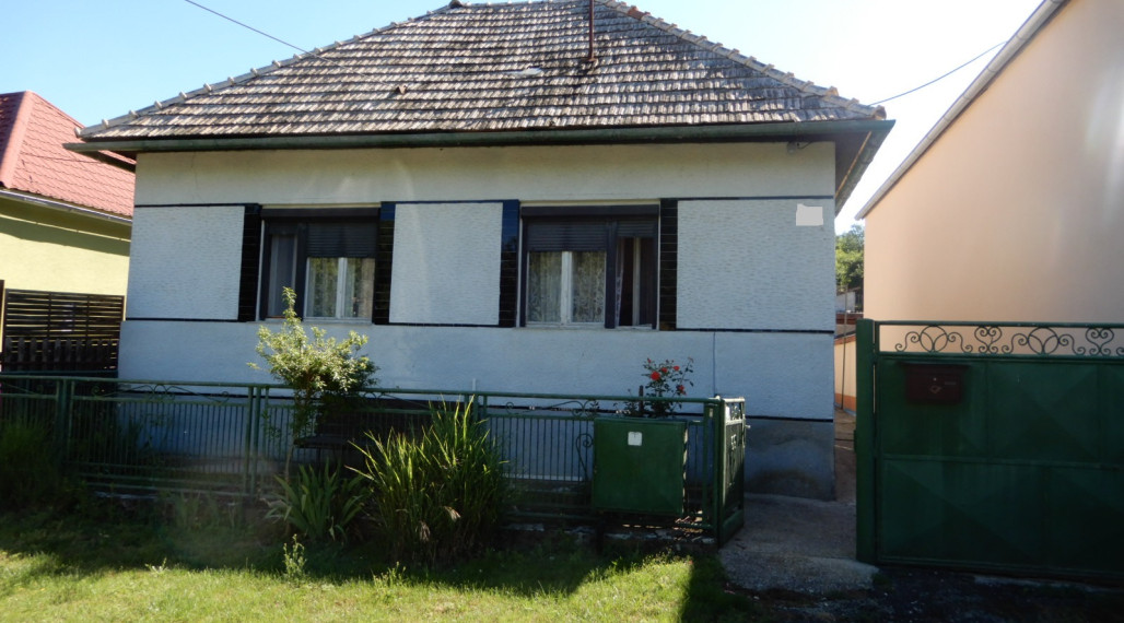 Rodinný dom, 140 m2, garáž, Hontianske Trsťany, okr. Levice