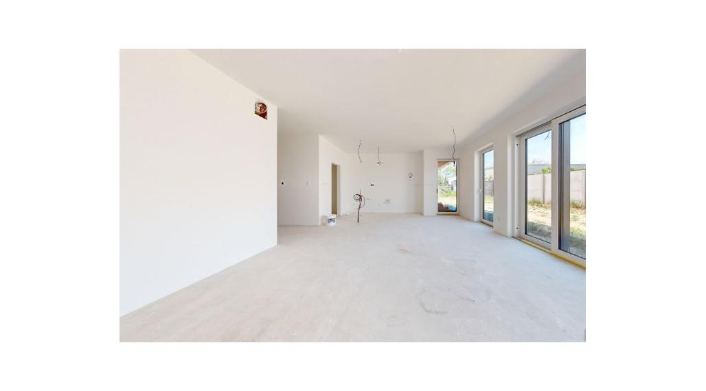 4 izbový bungalov, garáž, 540m2, Hájna ulica, Bernolákovo