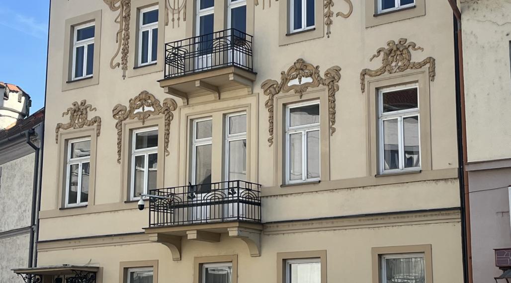 Polyfunkčná budova s nádychom histórie v centre Piešťan!