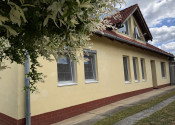 5 izbový rodinný dom v Šali + menší domček pre rodičov - fotografia 1
