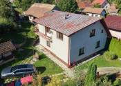 NA PREDAJ VEĽKÝ RODINNÝ DOM V OBCI VIŠŇOVÉ, POZEMOK 775 m2 - fotografia 2