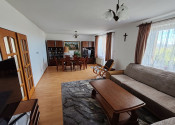 NA PREDAJ! VEĽKÝ RODINNÝ DOM v obci ZÁBORSKÉ pozemok 1060m2 - fotografia 3