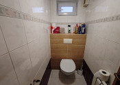 NA PREDAJ! VEĽKÝ RODINNÝ DOM v obci ZÁBORSKÉ pozemok 1060m2 - fotografia 18