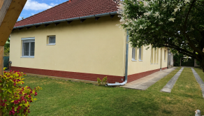 5 izbový rodinný dom v Šali + menší domček pre rodičov