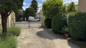 5 izbový rodinný dom v Šali + menší domček pre rodičov