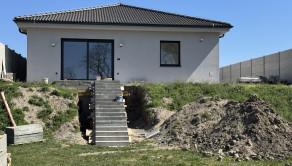 Dom pri jazere - 4 izbová novostavba Trstice- Znížená cena