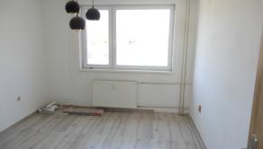 Slnečný 3 izbový byt, 86 m2, balkón, Demandice, okr.  Levice