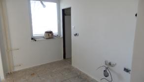 Slnečný 3 izbový byt, 86 m2, balkón, Demandice, okr.  Levice