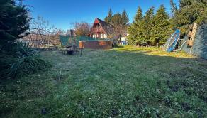 Záhrada 250 m2 v OV Kráľova nad Váhom s bazénom na predaj