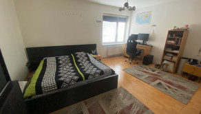 Rodinný dom v Slovenskom Grobe, 110 m2 – veľký pozemok 2 142 m² , všetky IS