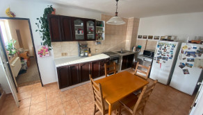 Rodinný dom v Slovenskom Grobe, 110 m2 – veľký pozemok 2 142 m² , všetky IS
