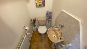 Rodinný dom v Slovenskom Grobe, 110 m2 – veľký pozemok 2 142 m² , všetky IS