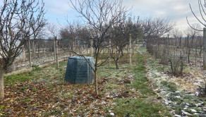Rodinný dom v Slovenskom Grobe, 110 m2 – veľký pozemok 2 142 m² , všetky IS