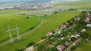 Slnečný pozemok 571m2 s pivnicou – TOP lokalita pri Smižanoch
