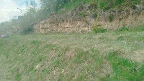 Slnečný pozemok 571m2 s pivnicou – TOP lokalita pri Smižanoch