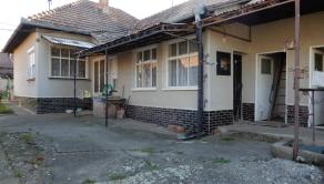 Rodinný dom, 130 m2, garáž, letná kuchyňa, Farná, okr. Levice