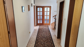 NA PREDAJ! VEĽKÝ RODINNÝ DOM v obci ZÁBORSKÉ pozemok 1060m2