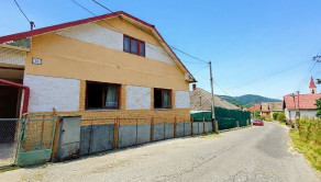 Rodinný dom s hospodárskym zázemím v obklopení hôr – Žakarovce