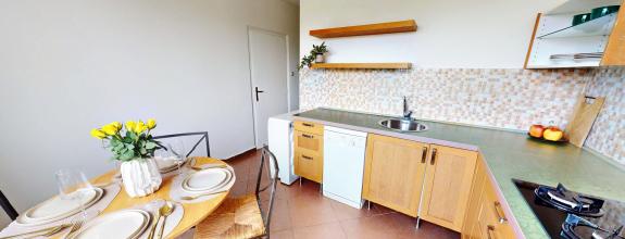 3 izbový svetlý byt 80,8 m2, 3 balkóny, špajza v byte Trnava A.Kubinu