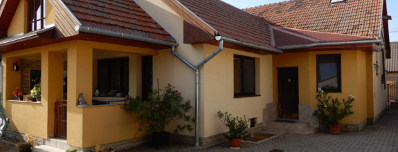 Pekný rodinný dom,143  m2,kompletná rekonštrukcia,Želiezovce
