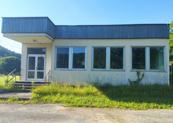 Multifunkčná budova s pozemkom v malebnej Ľuboriečke