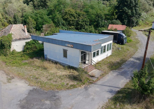 Multifunkčná budova s pozemkom v malebnej Ľuboriečke