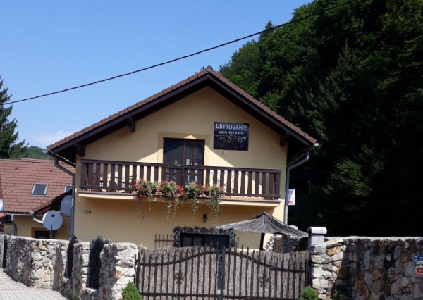 Na predaj ubytovanie pre turistov v  Sklený Tepliciach.