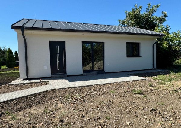 3 izbový rodinný dom Kajal o výmere 58 m2 na pozemku 220 m2 ( môžnosť dokúpiť pozemok) 