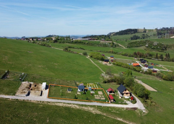 KOTRČINÁ LÚČKA - POZEMOK + CHATKA, VÝMERA 1020 m2