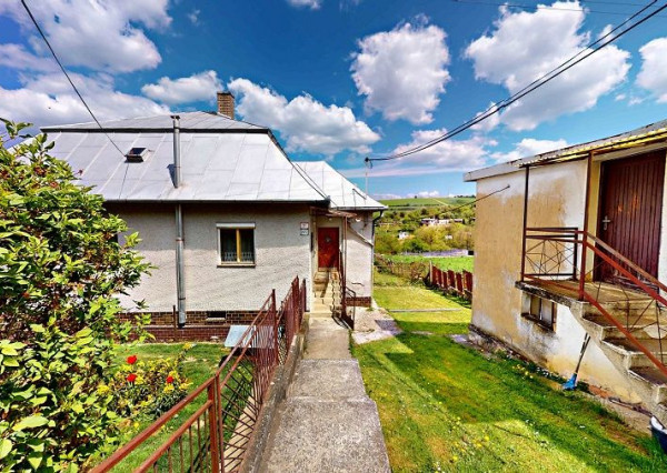 EXKLUZÍVNE NA PREDAJ ! RODINNÝ DOM V PREŠOVE VÝBORNÁ LOKALITA VYDUMANEC, na pozemku o výmere 1200 m2.