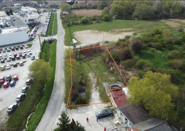 NA PREDAJ POZEMOK VO VRBOVOM