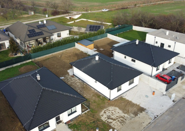 Posledný Rodinný dom Novostavba 4+1 kolaudácia v cene 561m2, 3x parkovanie, Krakovany pri Piešťanoch