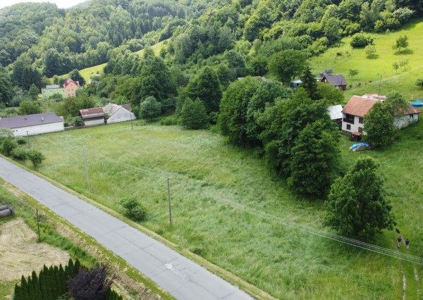 Stavebný pozemok v malebnej obci Ostrý Grúň o výmere 6827m2