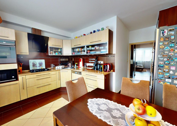 4 izbový byt, 91m2, loggia, pivnica, Nám. 1 mája, Senec