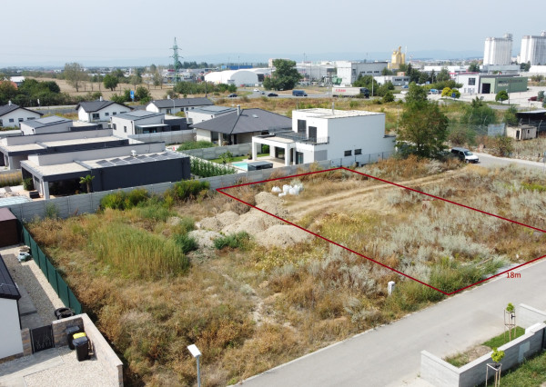 Stavebný pozemok, 495m2, IS na pozemku, Kapria ulica Senec