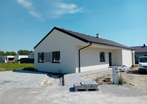 Moderný bungalov, 536m2, Karasová ulica Senec