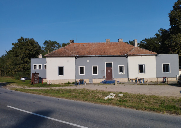 Motorest s ubytovaním, 3878m2, Bzenec - Morava.