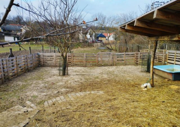 Rekreačný pozemok v obci Chtelnica o výmere 1140m2.