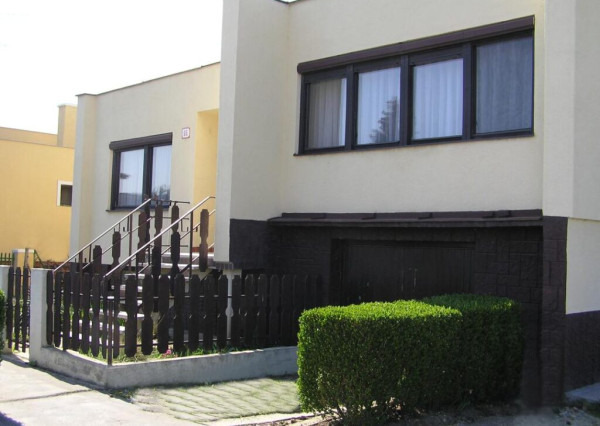 TOP CENA! Priestranný 4izbový rodinný dom v super lokalite v Šali