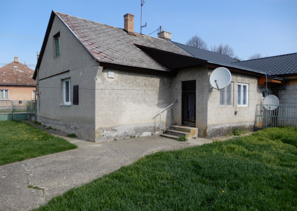 Slnečný Rodinný dom,100 m2, letná kuchyňa, Turá, okr.Levice